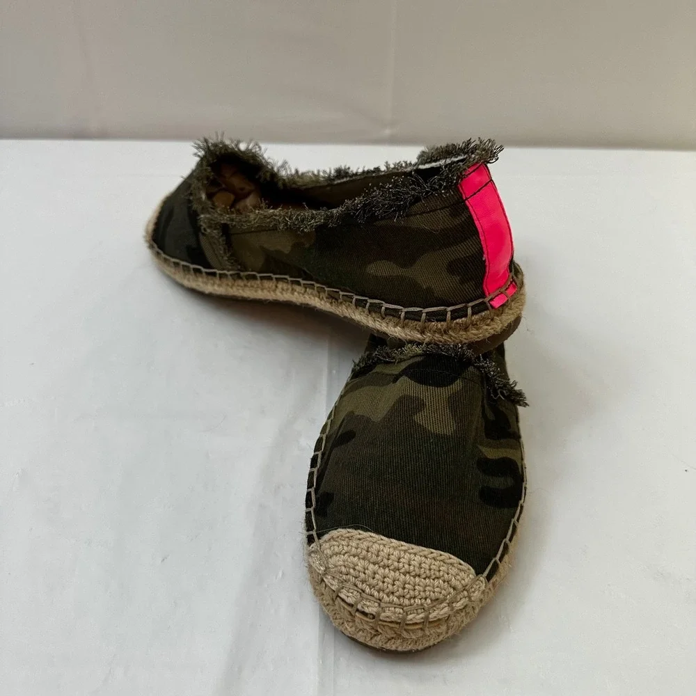 Nine West Camo Canvas Espadrille‎ Flats Green Neon Pink Frayed Edge Mens 7.5M